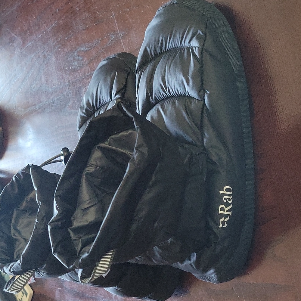 Rab Cirrus Hut boot. Black